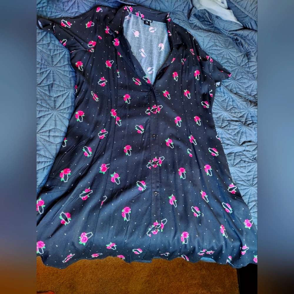 Hot topic button up dress